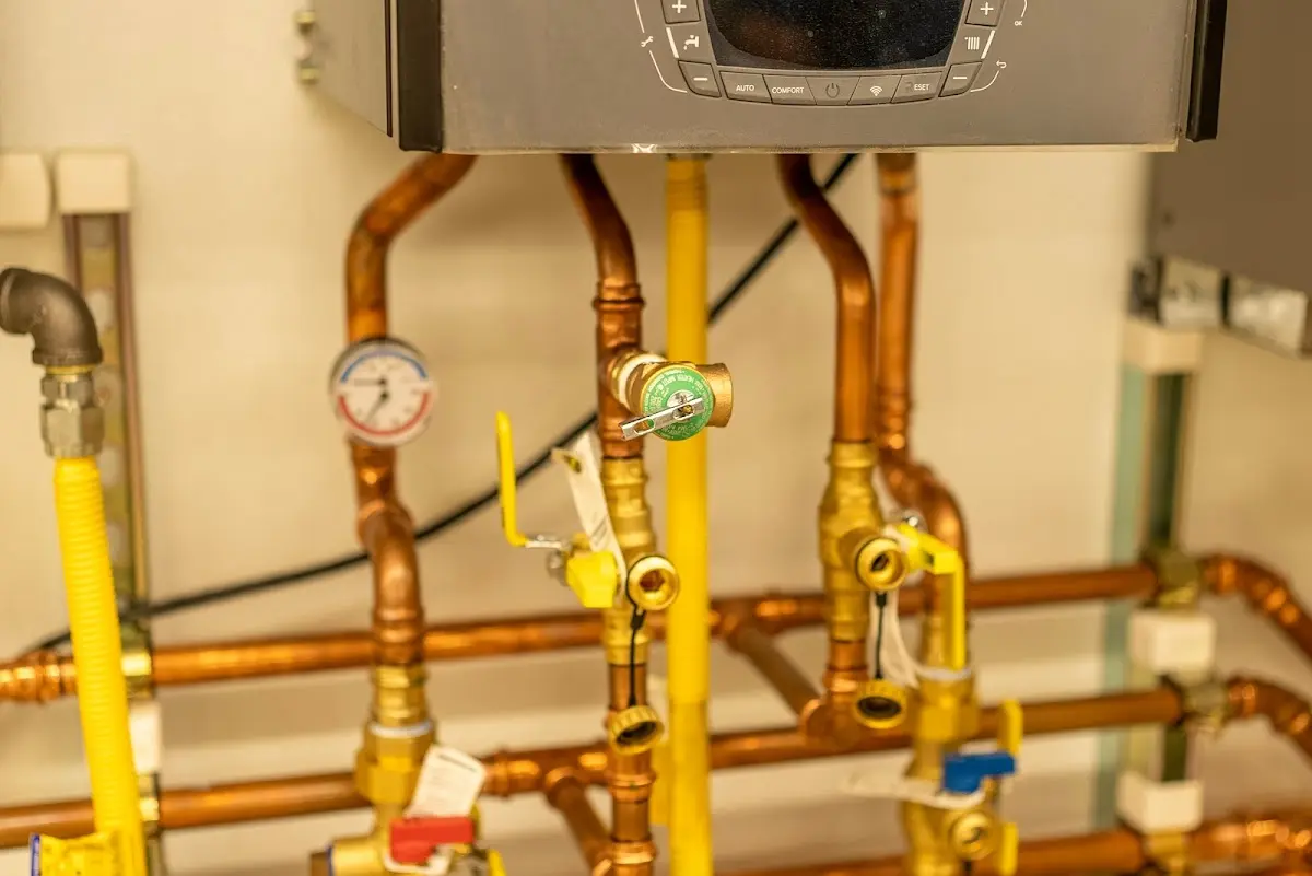 Licensed technician providing Slab Leak Repair for a homeowner in Williamsburg